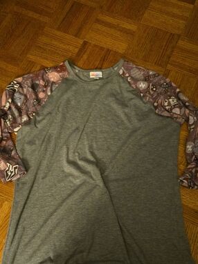 Lularoe 3/4 Raglan Sleeve Top XL